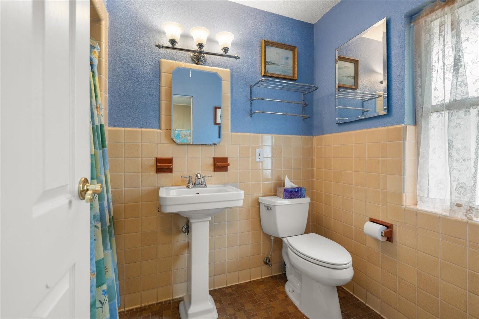 BELLEAIR ESTATES - Residential