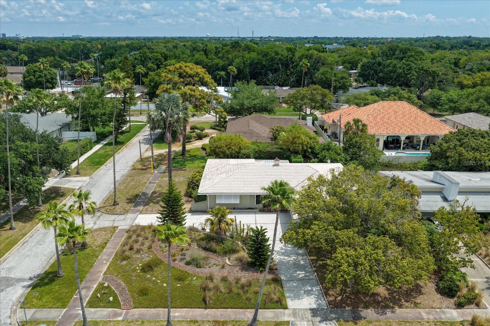 BELLEAIR ESTATES - Residential