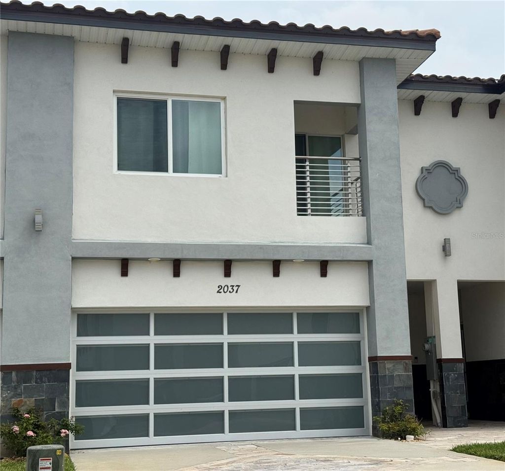Photo of 2037 Greenbriar Terrace, Davenport, FL 33837 (MLS # S5149724)