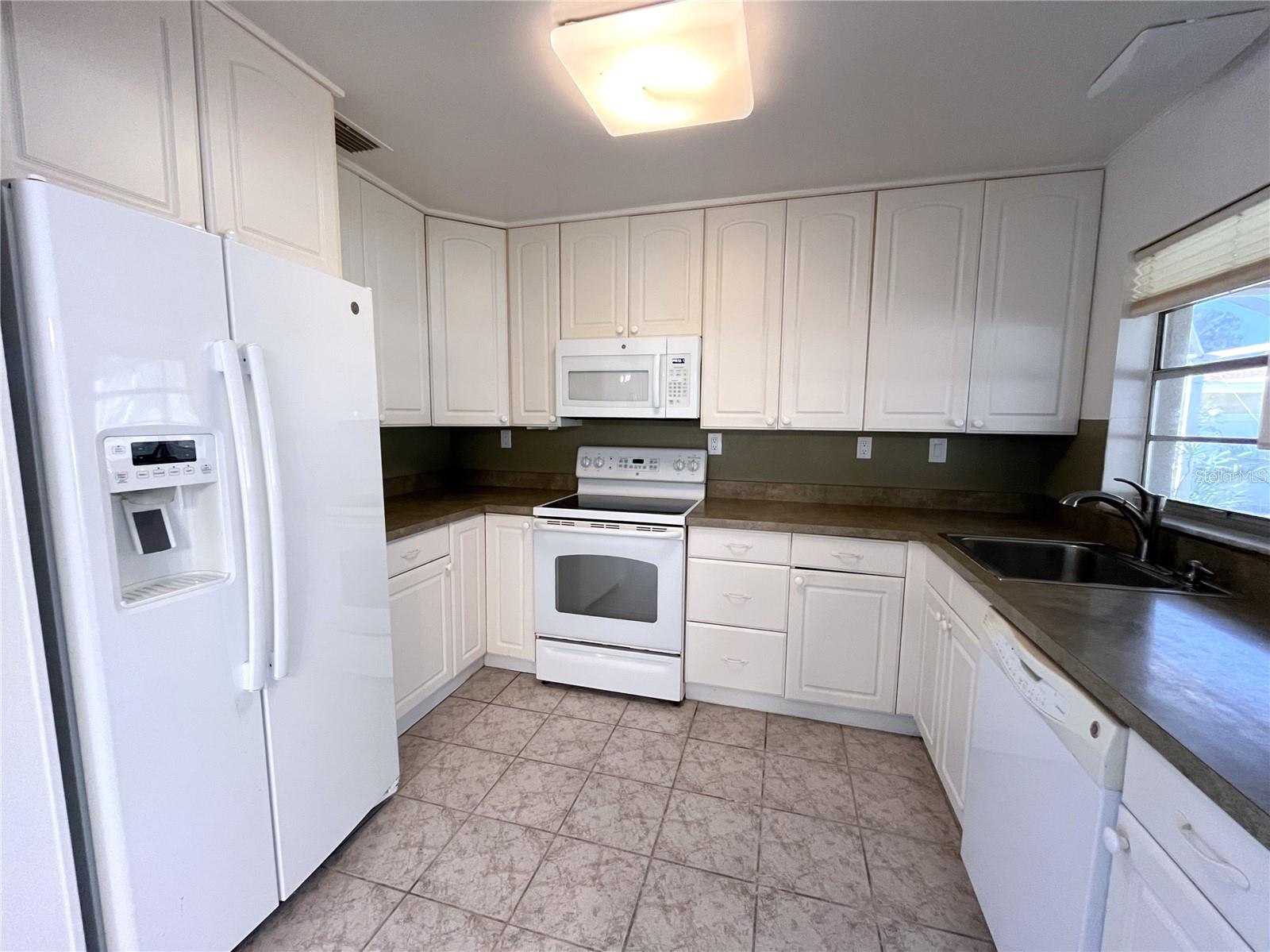 PINE SHORES ESTATES REP - Residential Lease