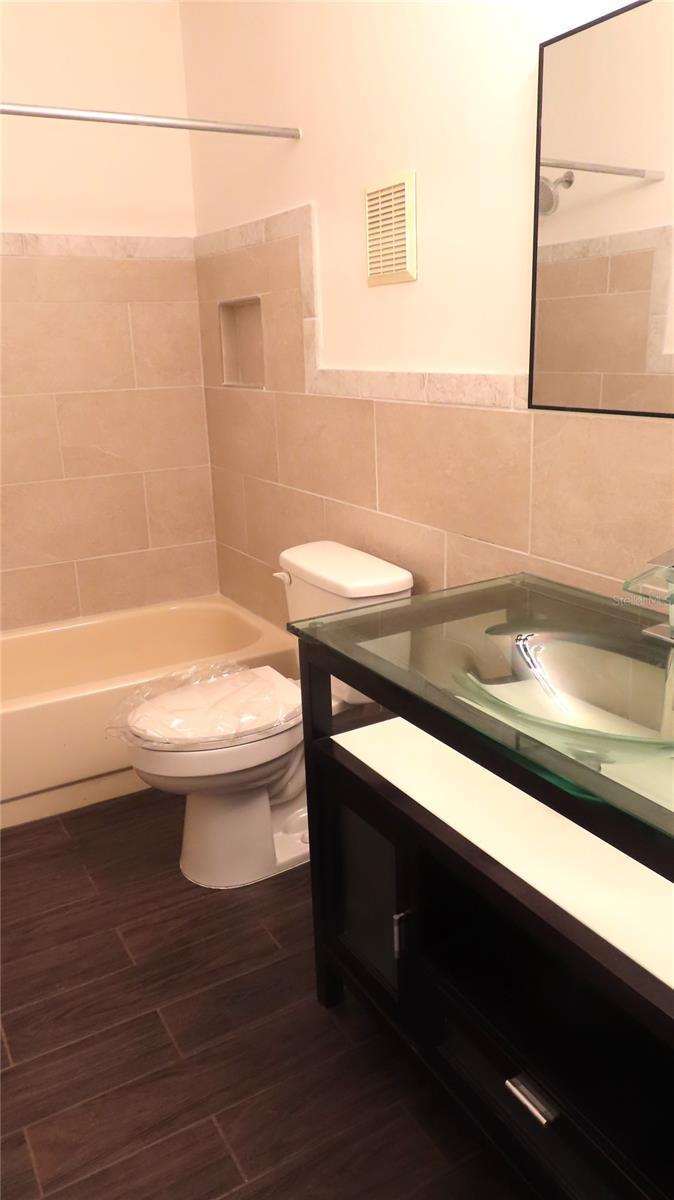 ON TOP OF THE WORLD - Residential Lease