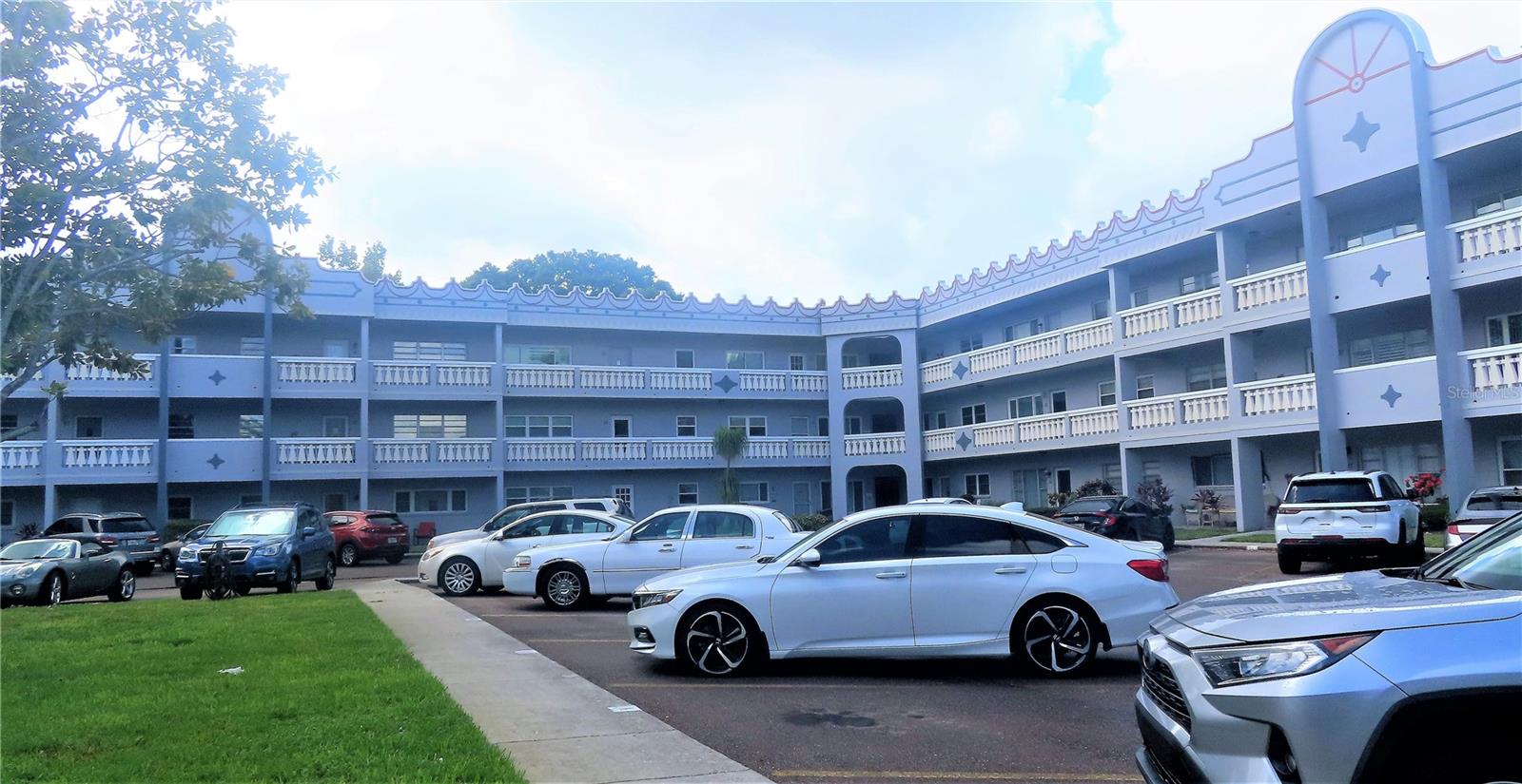 ON TOP OF THE WORLD - Residential Lease