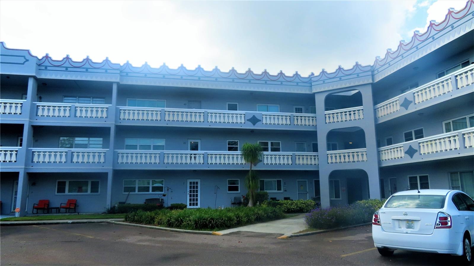 ON TOP OF THE WORLD - Residential Lease