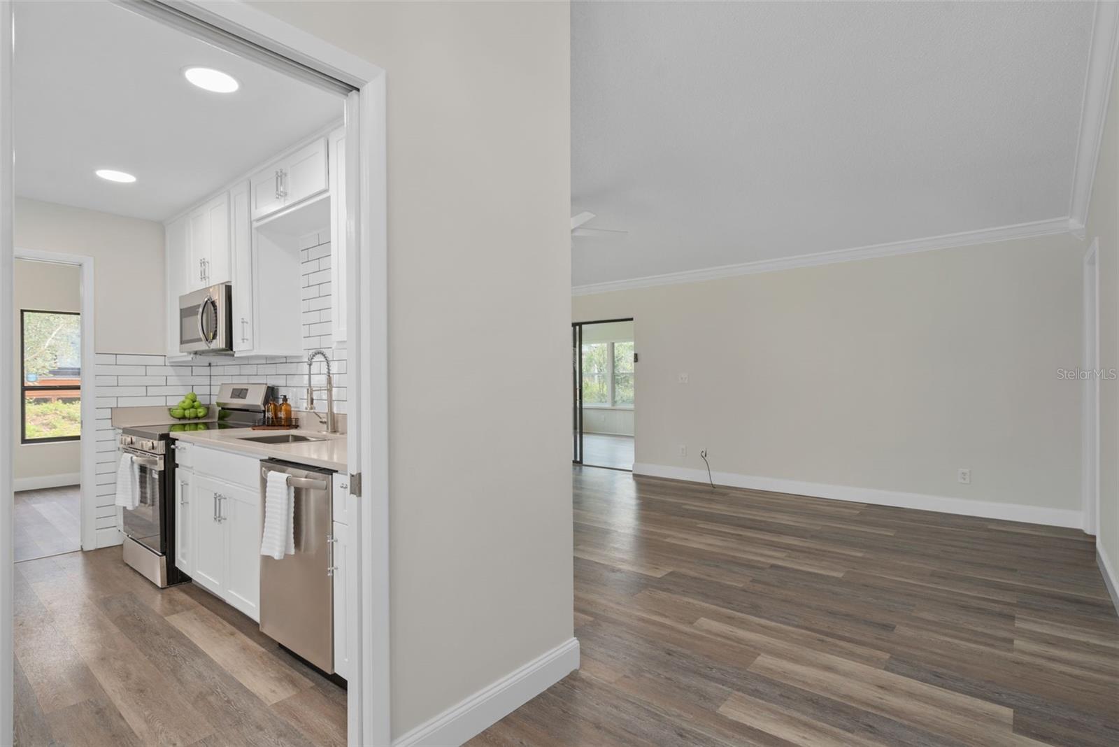 1033 OLD SOUTH LANE
