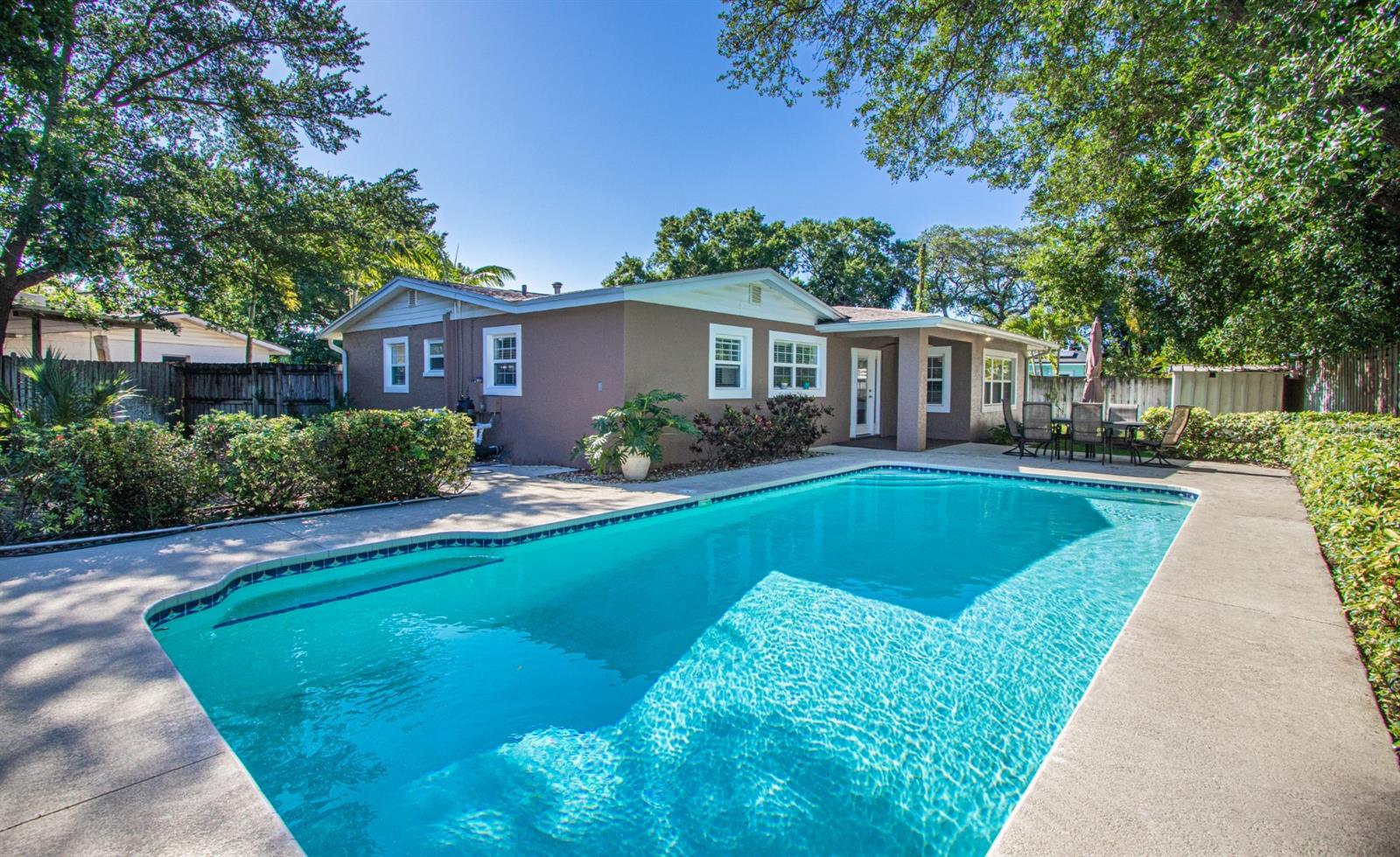 WINSTON PARK - Residential Lease