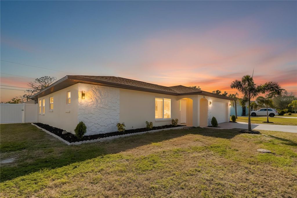 Photo of 1461 Royal Road, Venice, FL 34293 (MLS # A4679781)