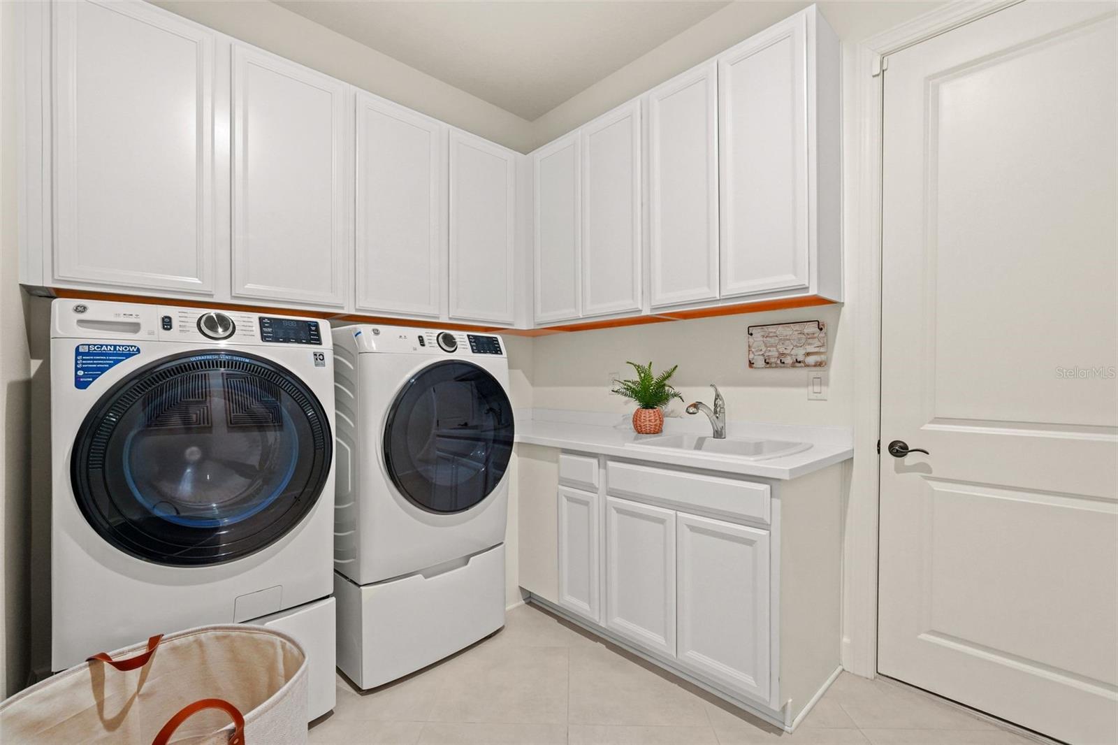 AZARIO ESPLANADE PH II SUBPH A,B & C - Residential