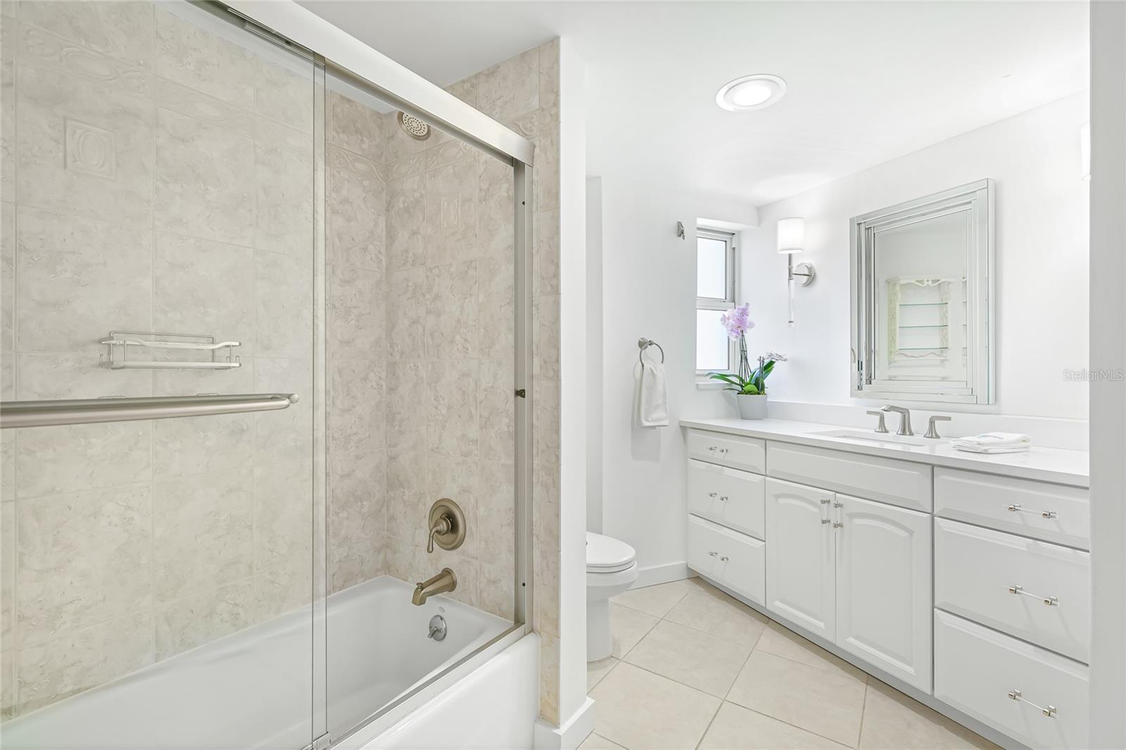 REGENCY HOUSE - Residential