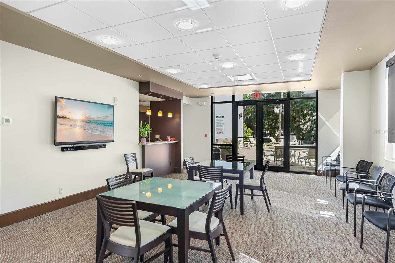 REGENCY HOUSE - Residential