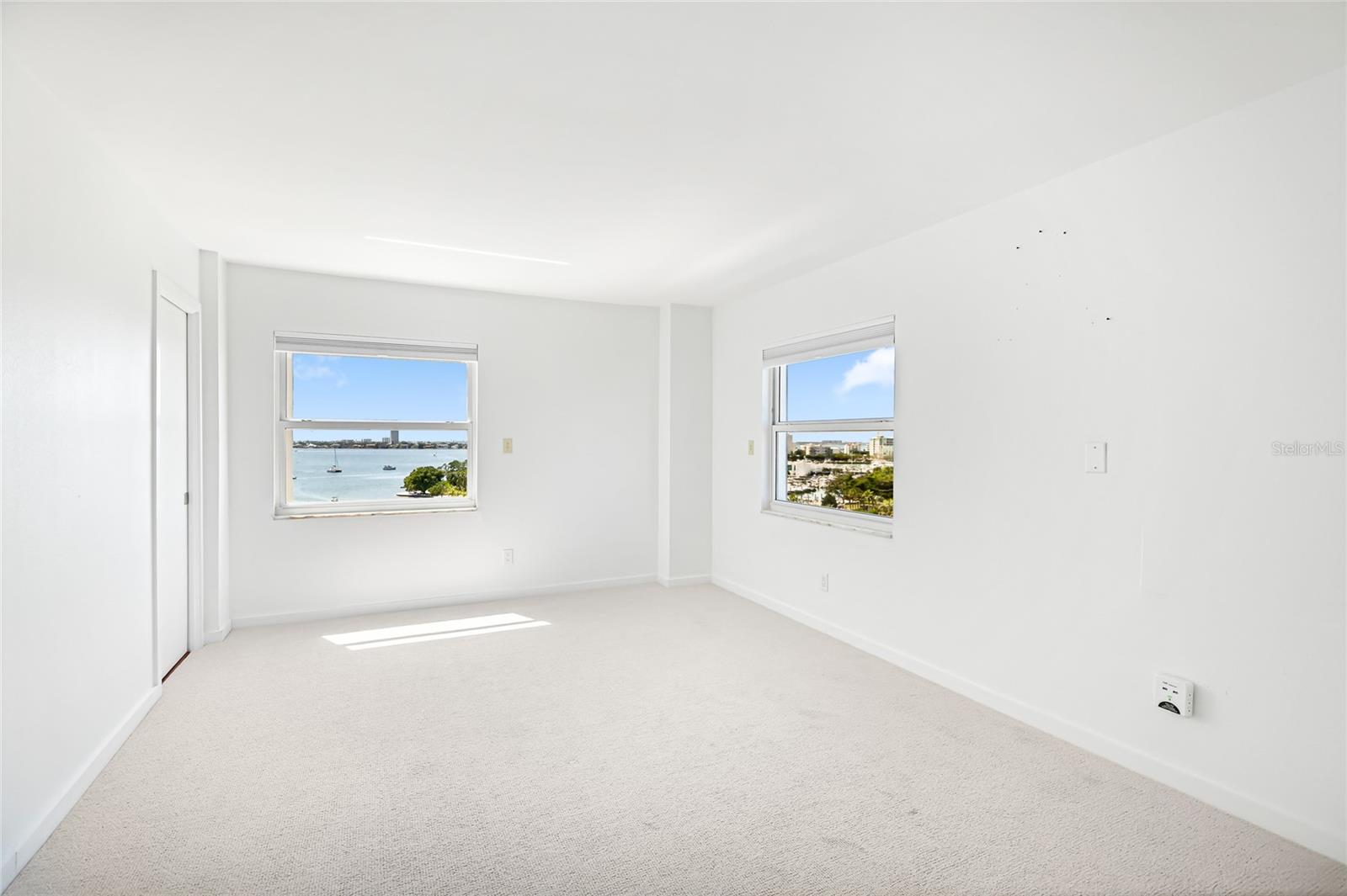 REGENCY HOUSE - Residential