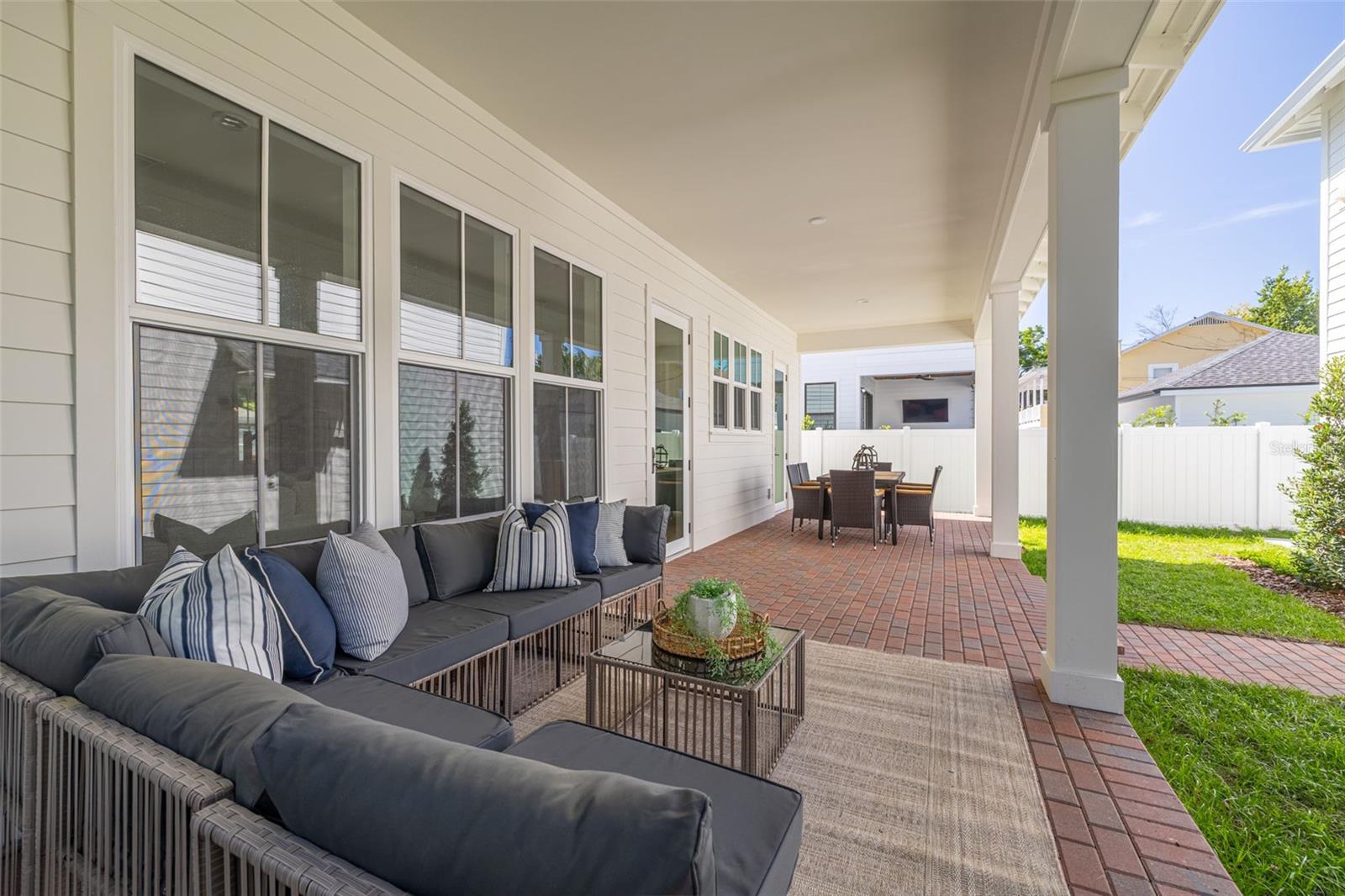 ROSS OAKS - Residential