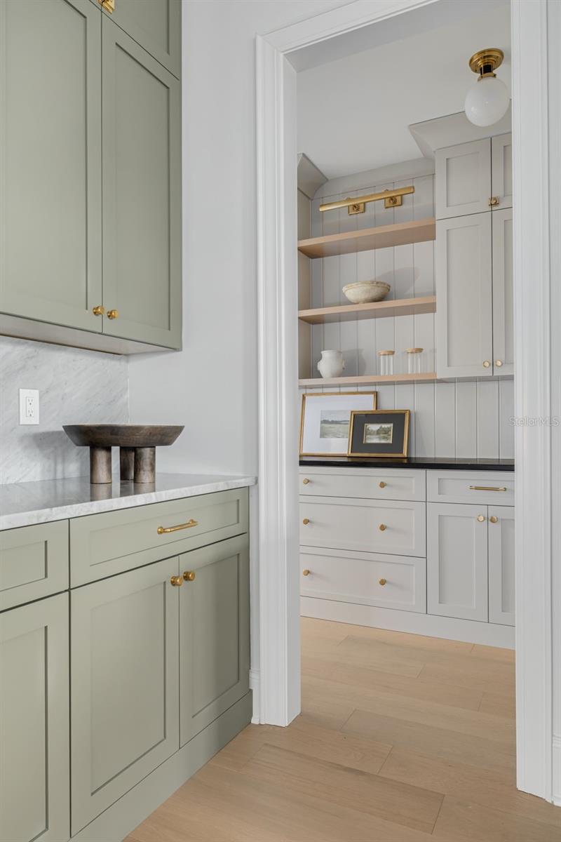 ROSS OAKS - Residential