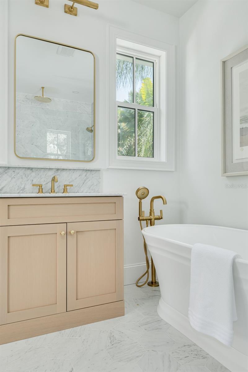 ROSS OAKS - Residential