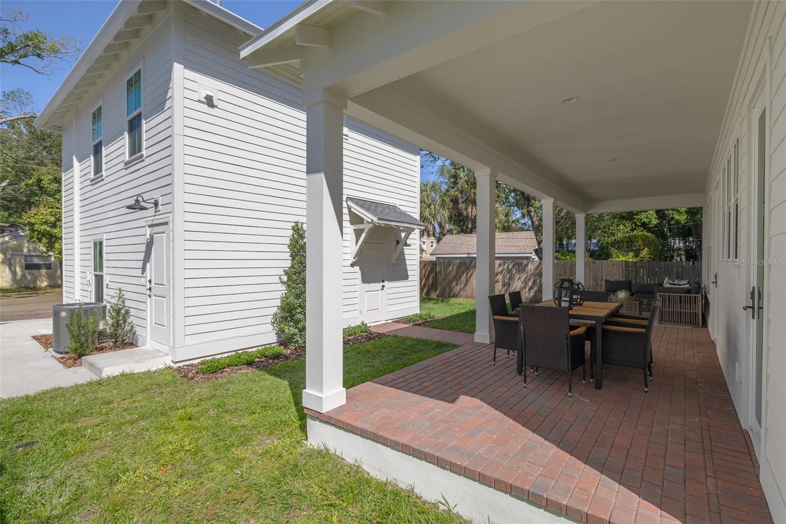 ROSS OAKS - Residential