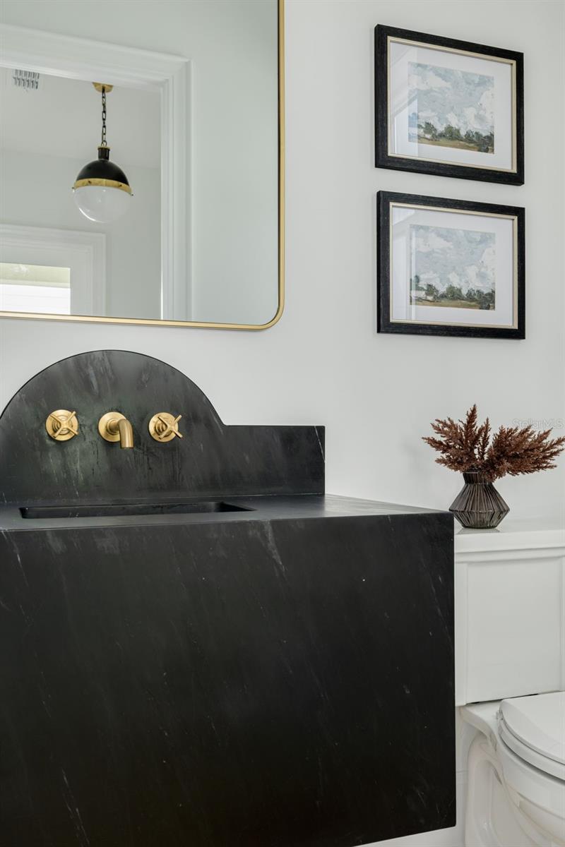 ROSS OAKS - Residential