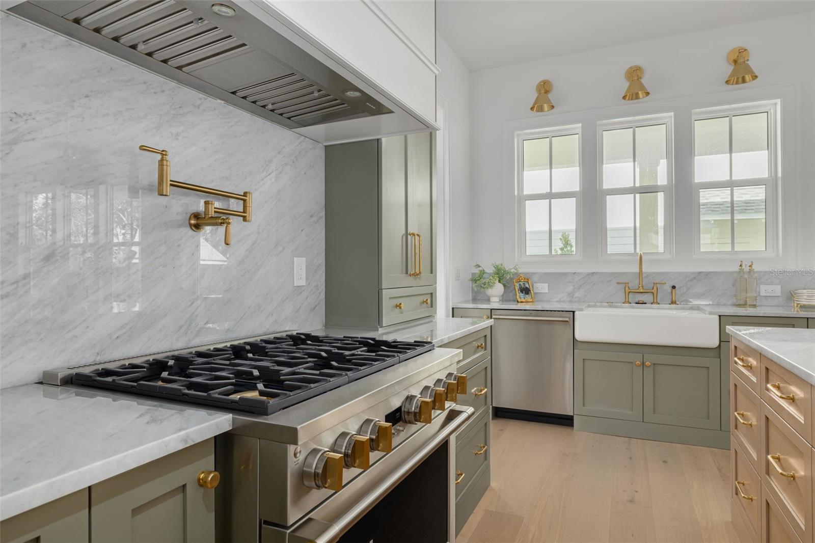 ROSS OAKS - Residential