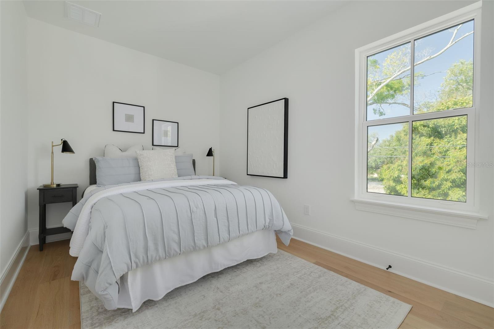 ROSS OAKS - Residential