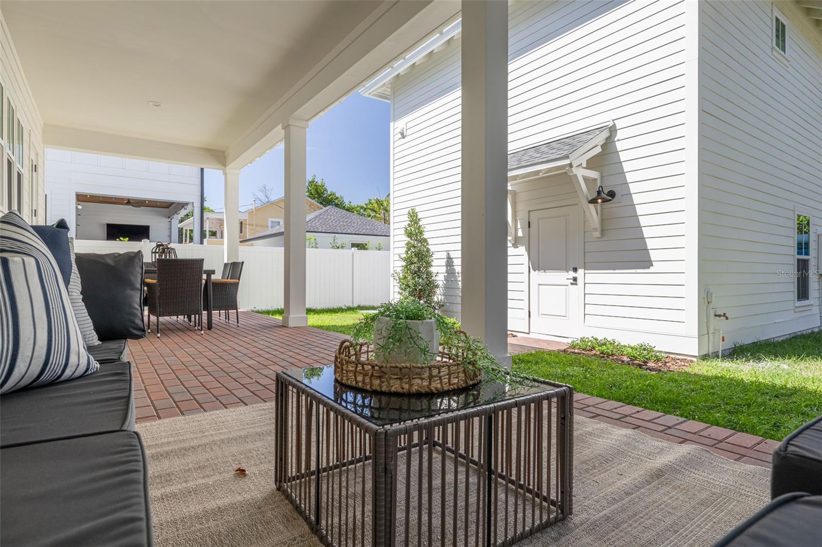 ROSS OAKS - Residential