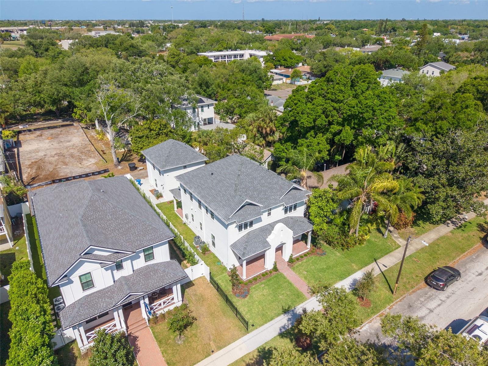 ROSS OAKS - Residential