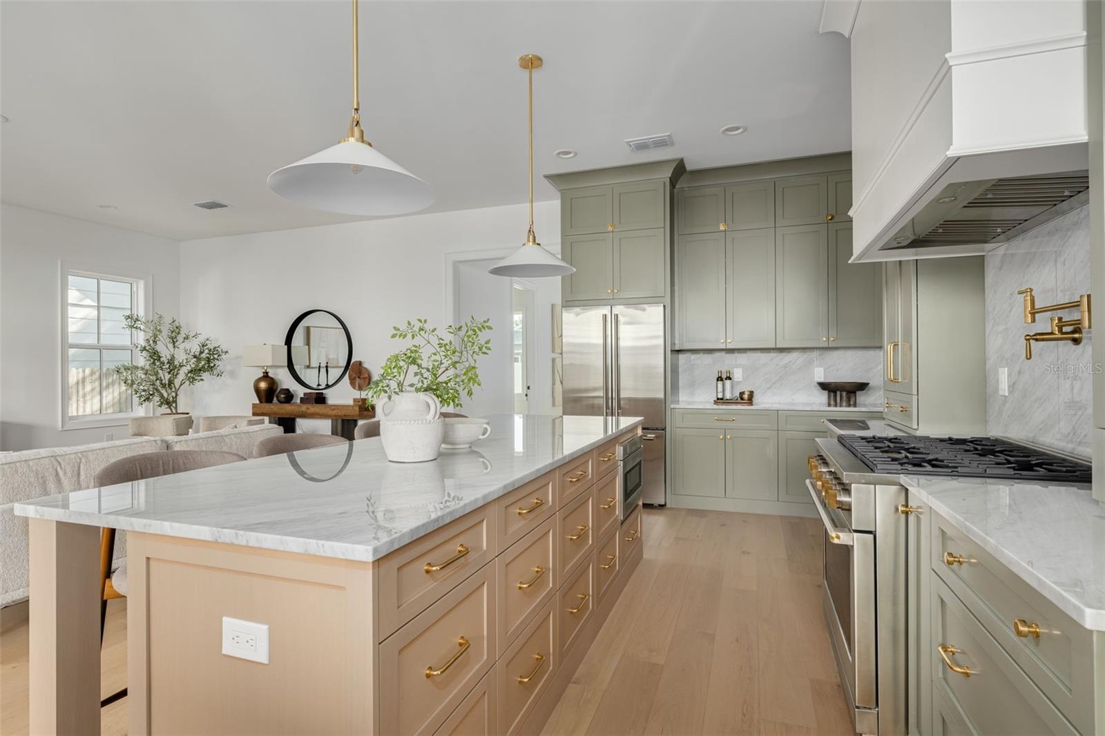 ROSS OAKS - Residential