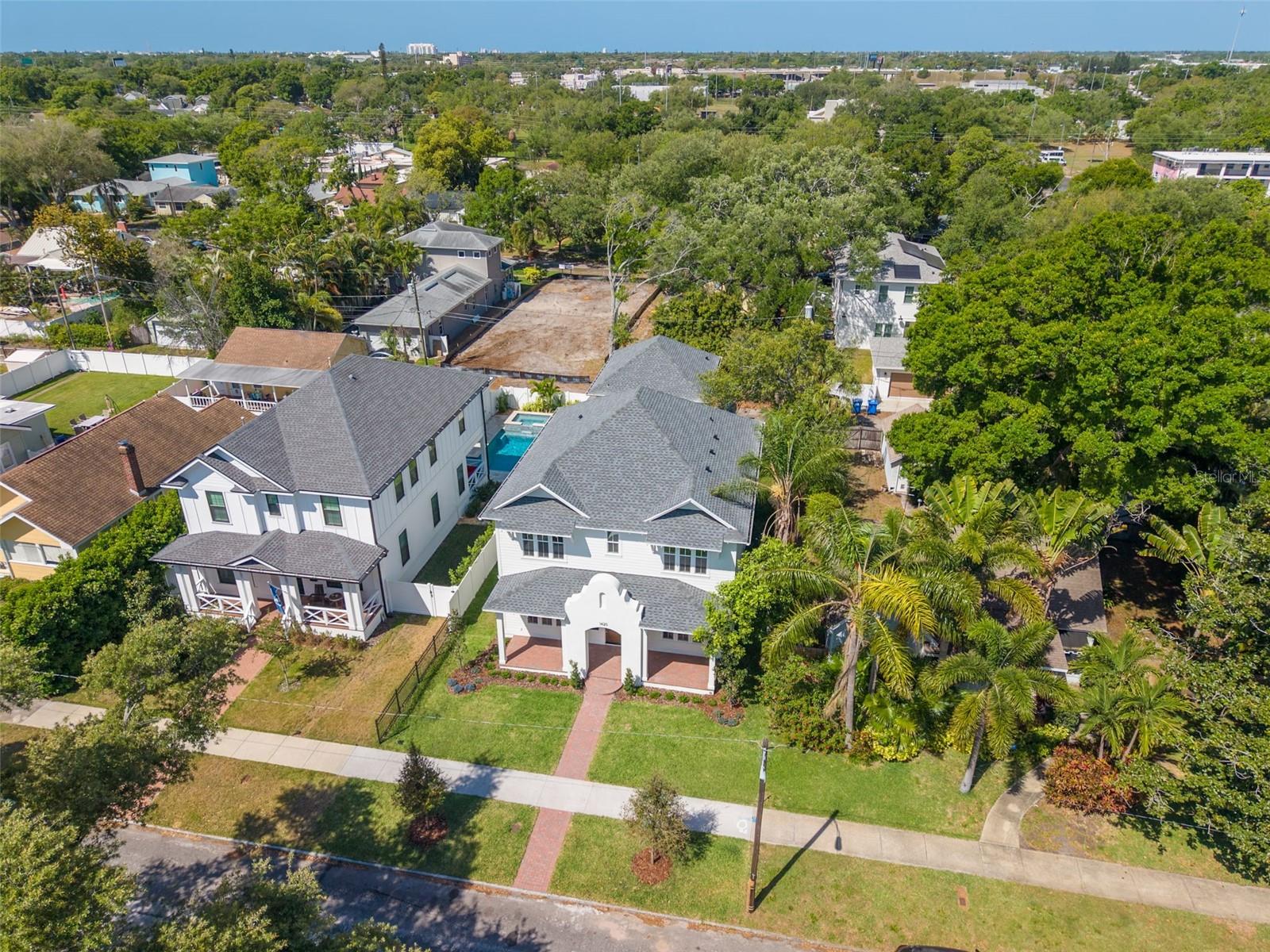 ROSS OAKS - Residential