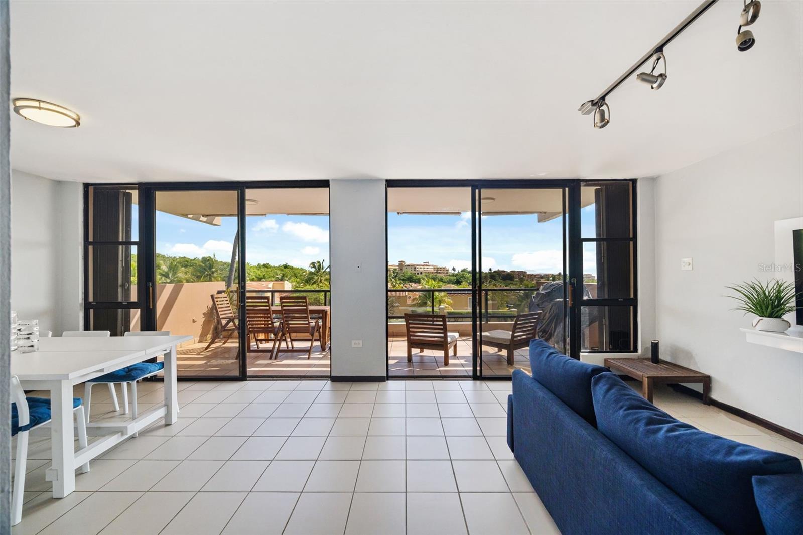 LA JOLLA - Residential Lease