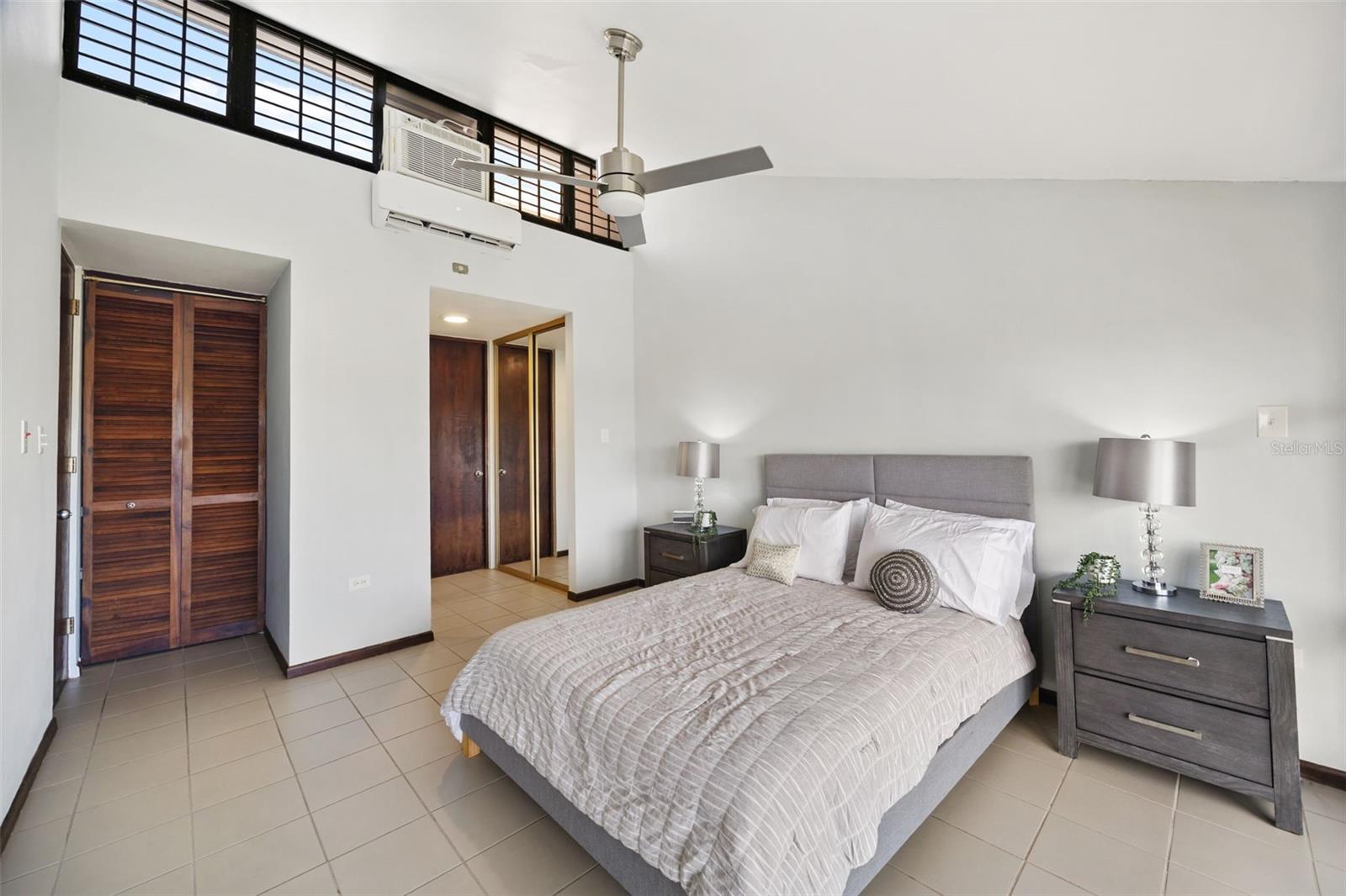LA JOLLA - Residential Lease