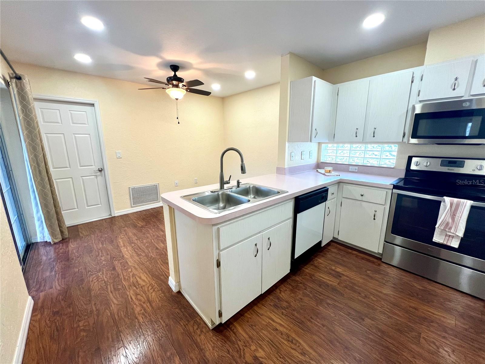 OAK RUN HILLSIDE - Residential Lease