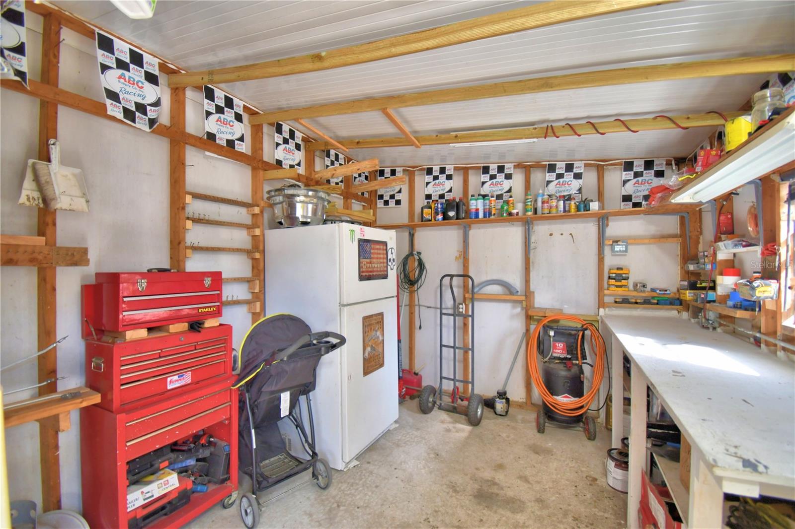 LAKE MARIANA ACRES - Residential