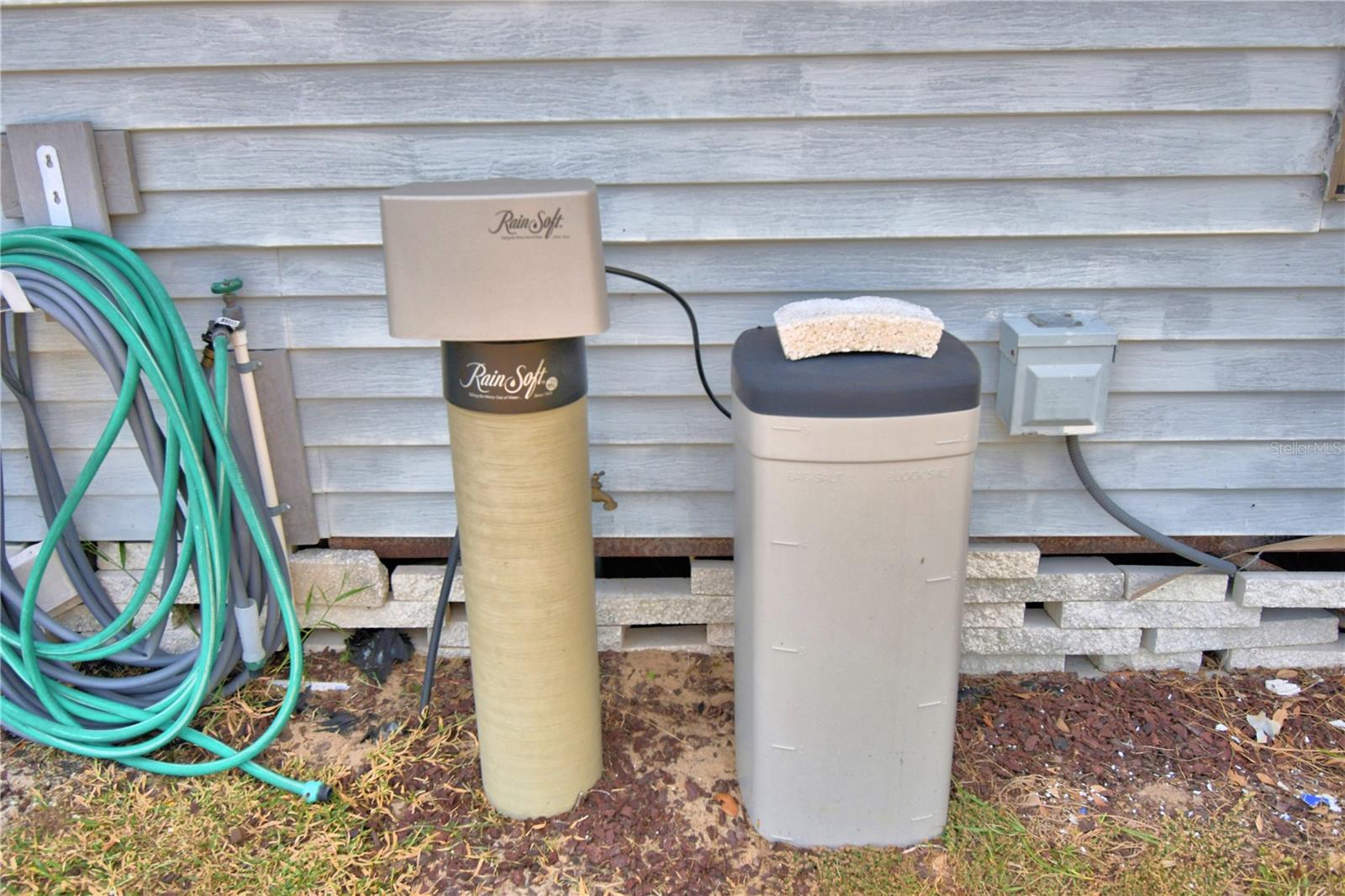 LAKE MARIANA ACRES - Residential