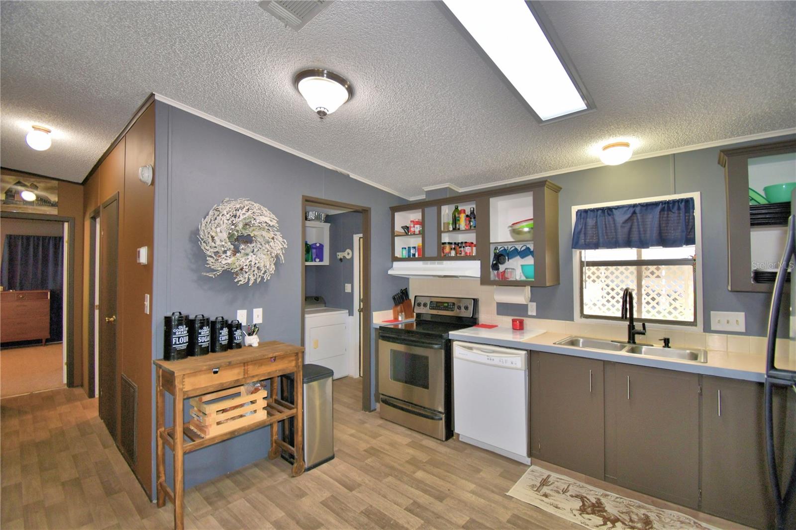 LAKE MARIANA ACRES - Residential