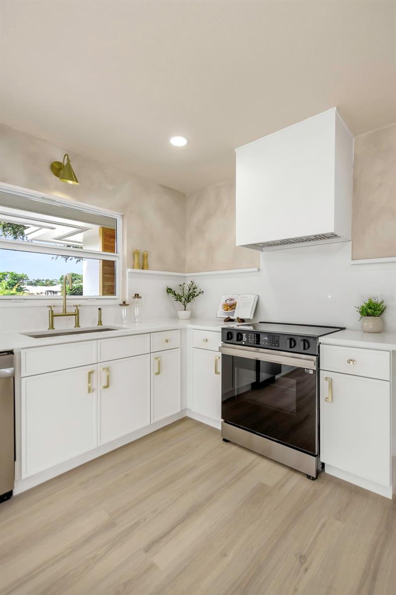 BELLEAIR HEIGHTS - Residential