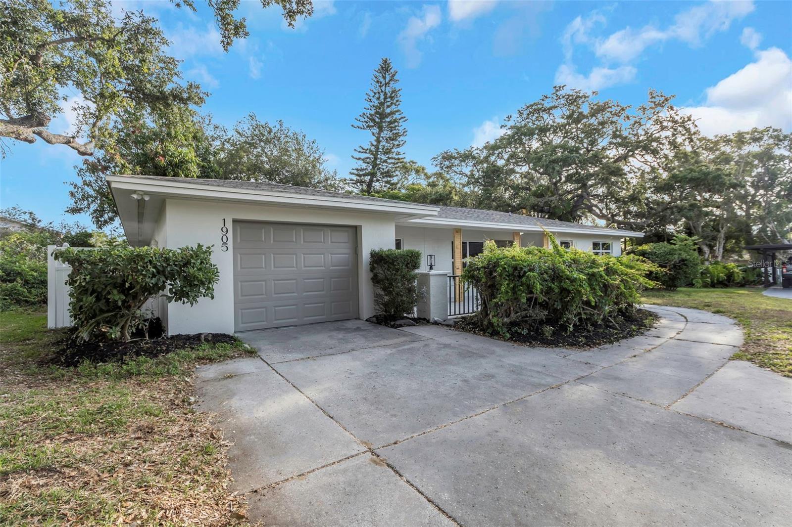 BELLEAIR HEIGHTS - Residential