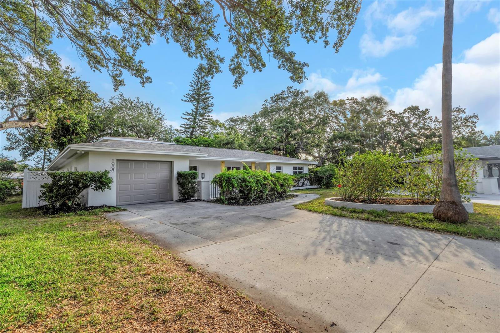 BELLEAIR HEIGHTS - Residential