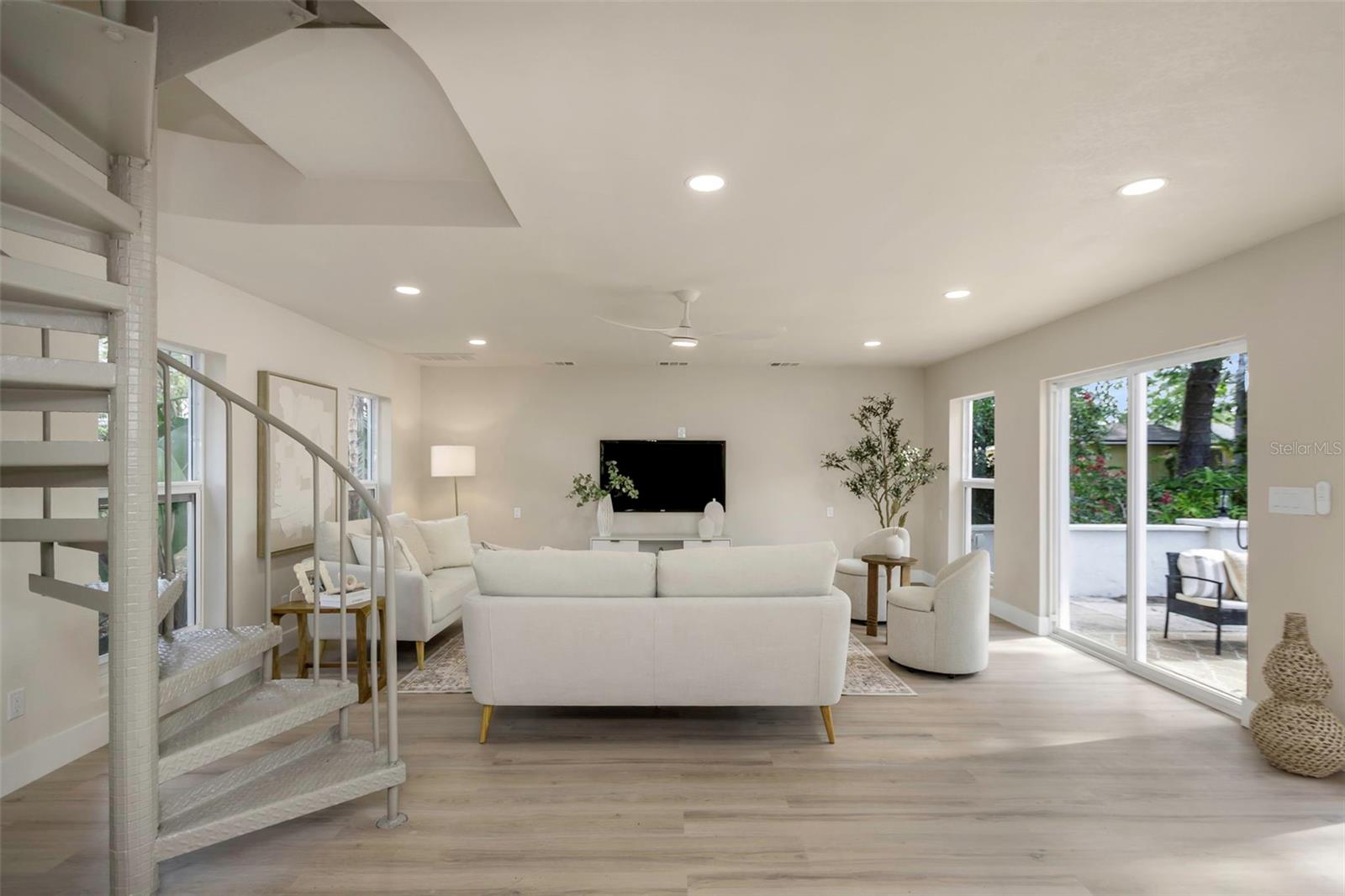 BELLEAIR HEIGHTS - Residential