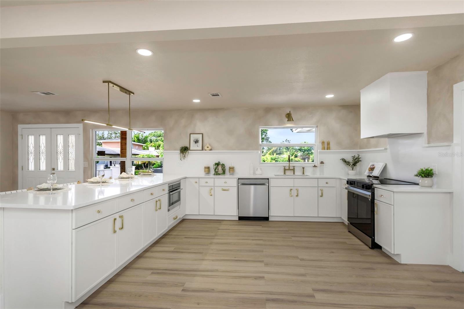 BELLEAIR HEIGHTS - Residential