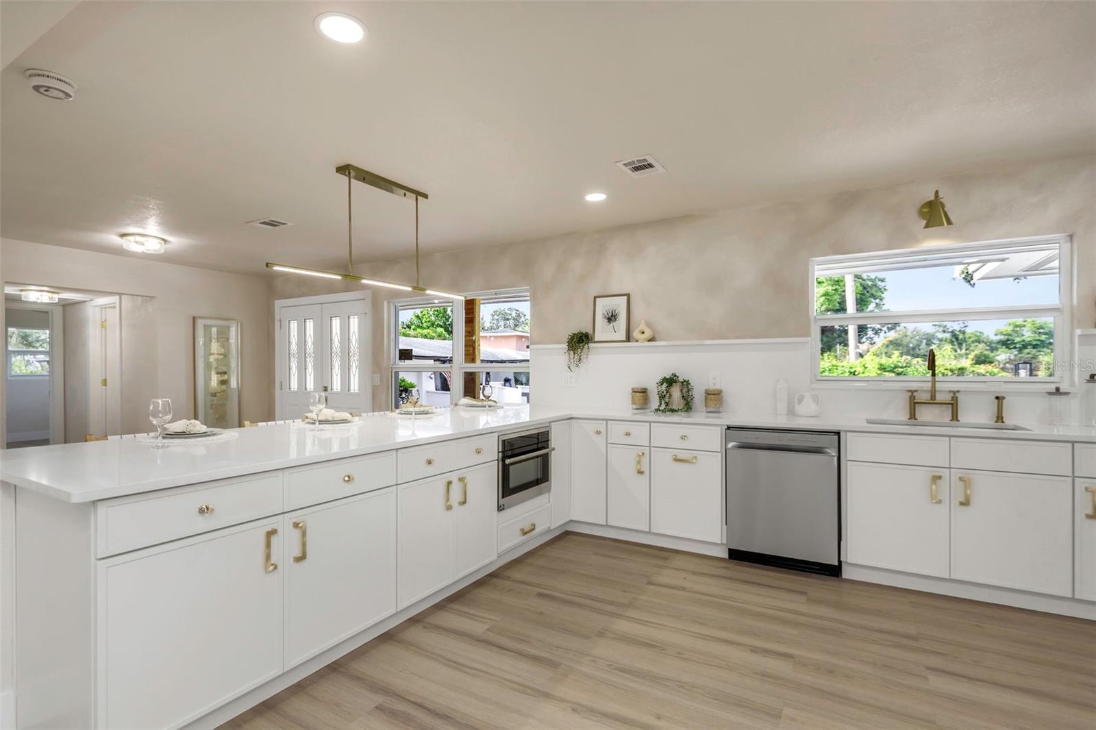 BELLEAIR HEIGHTS - Residential