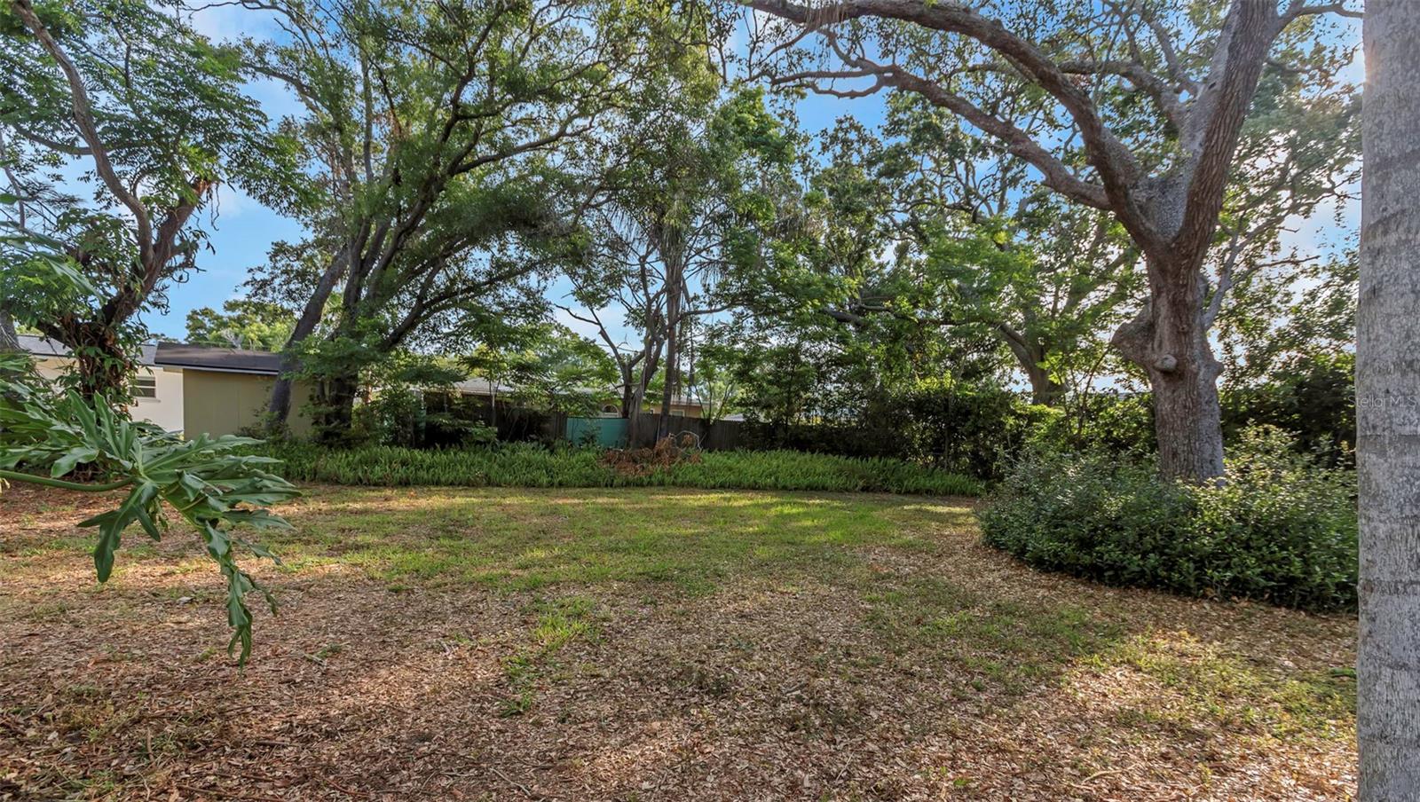 BELLEAIR HEIGHTS - Residential