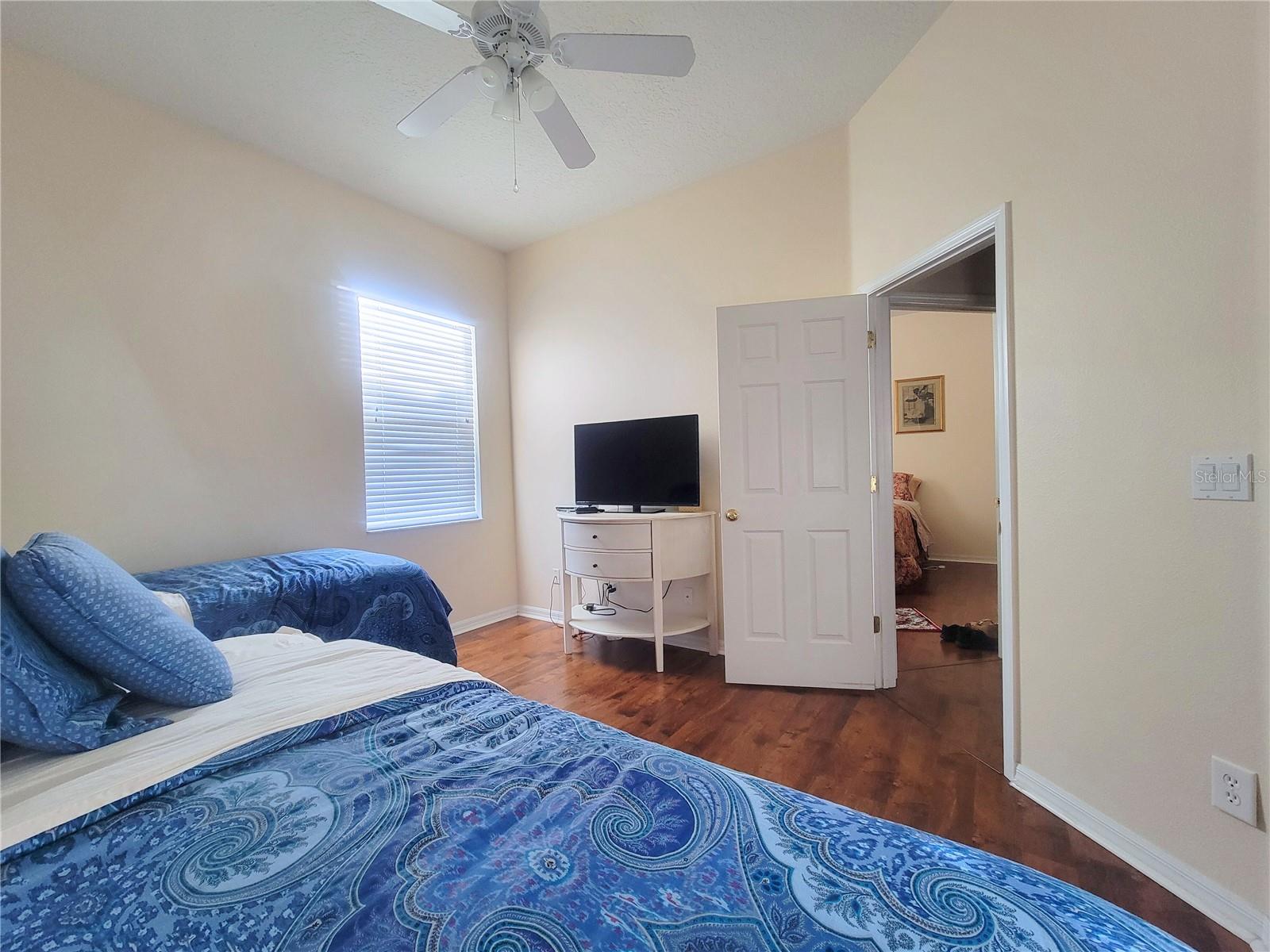 LAKESIDE - Residential