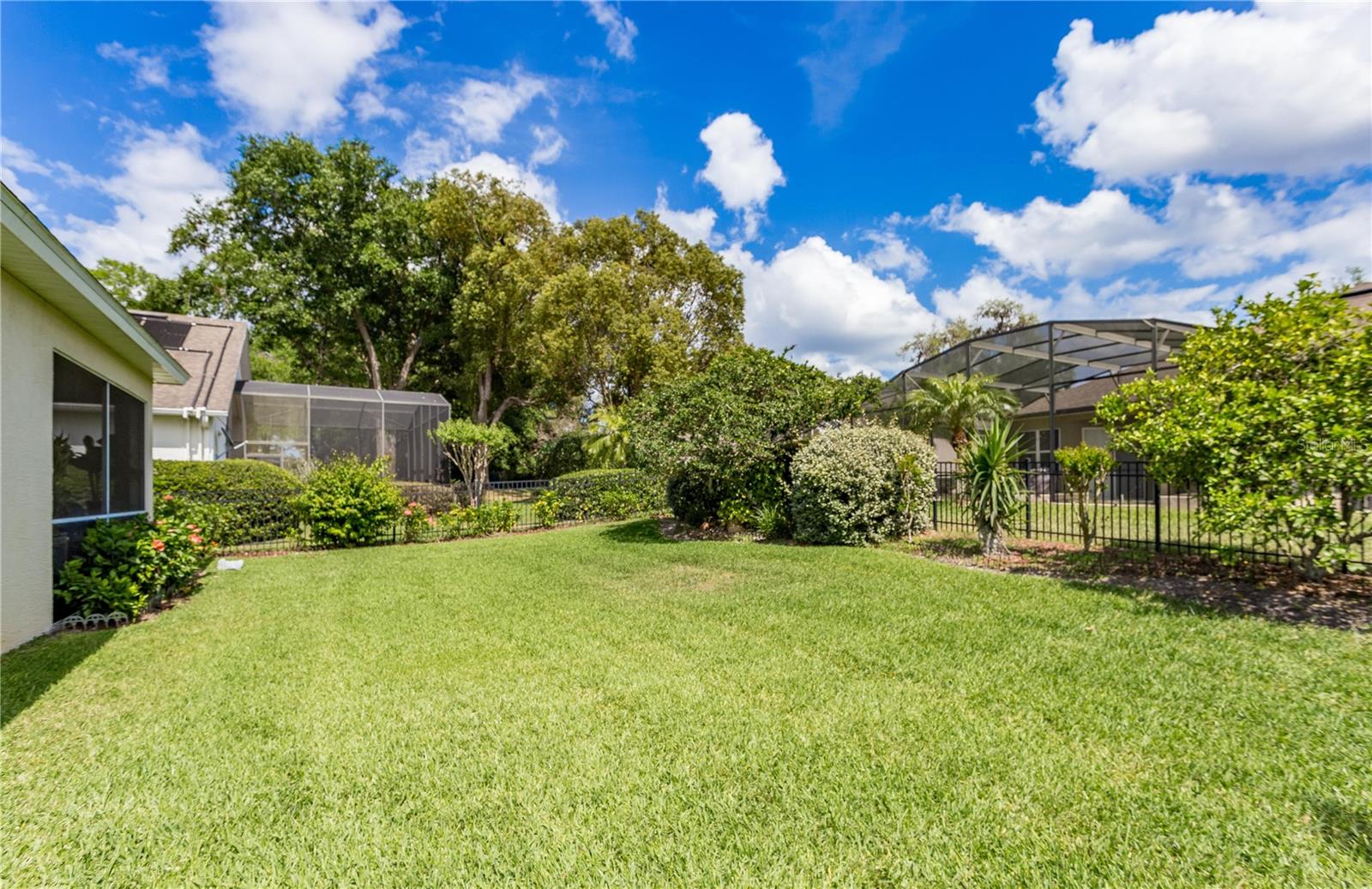 LAKESIDE - Residential