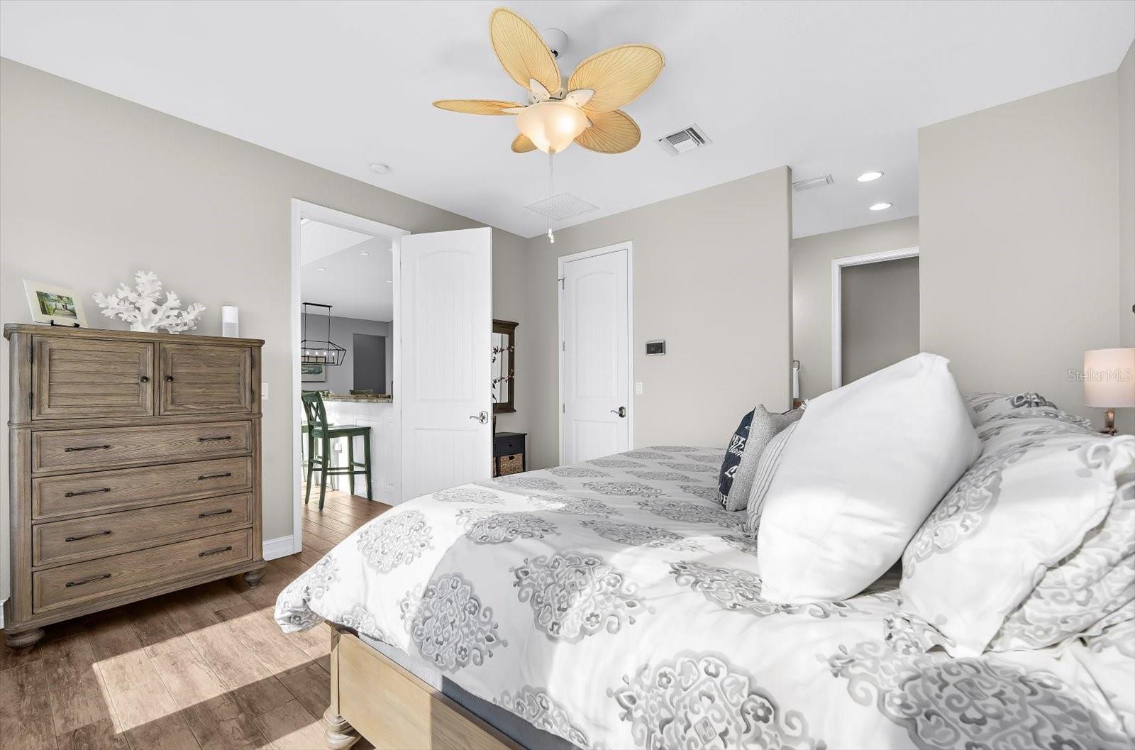 NEWPOINT COMFORT - Residential