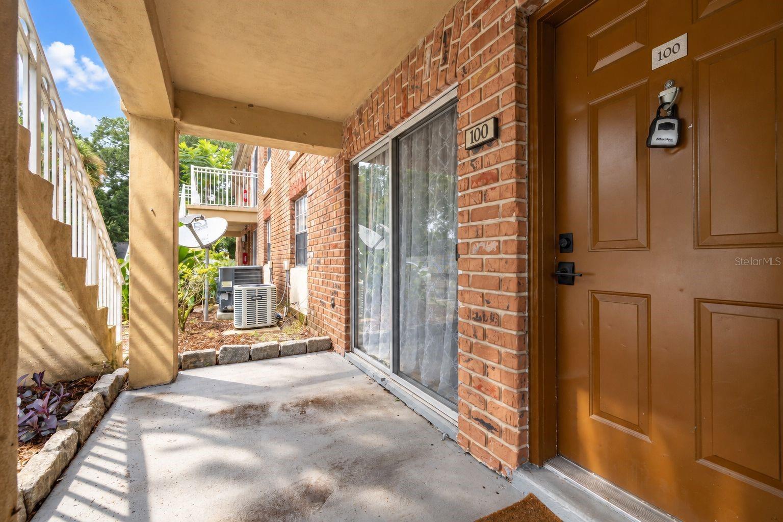 484 BANYON TREE CIRCLE 100