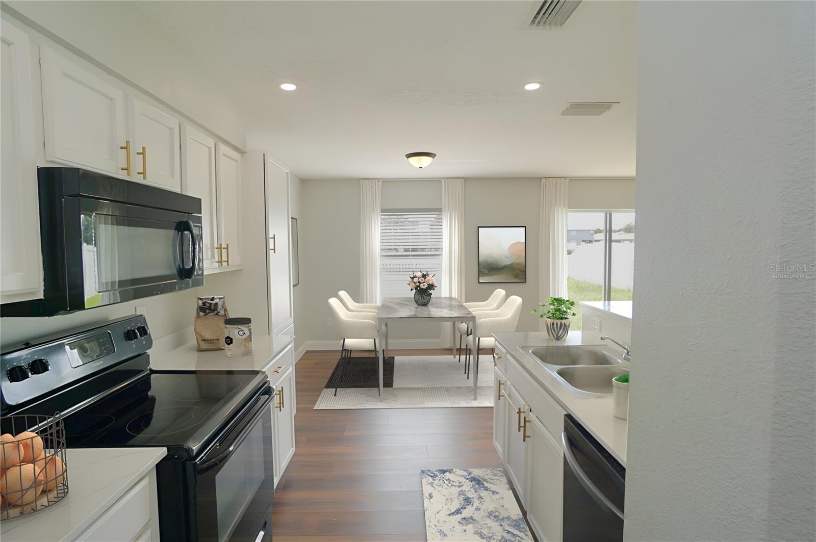 CARRIAGE POINTE PH 1 - Residential Lease