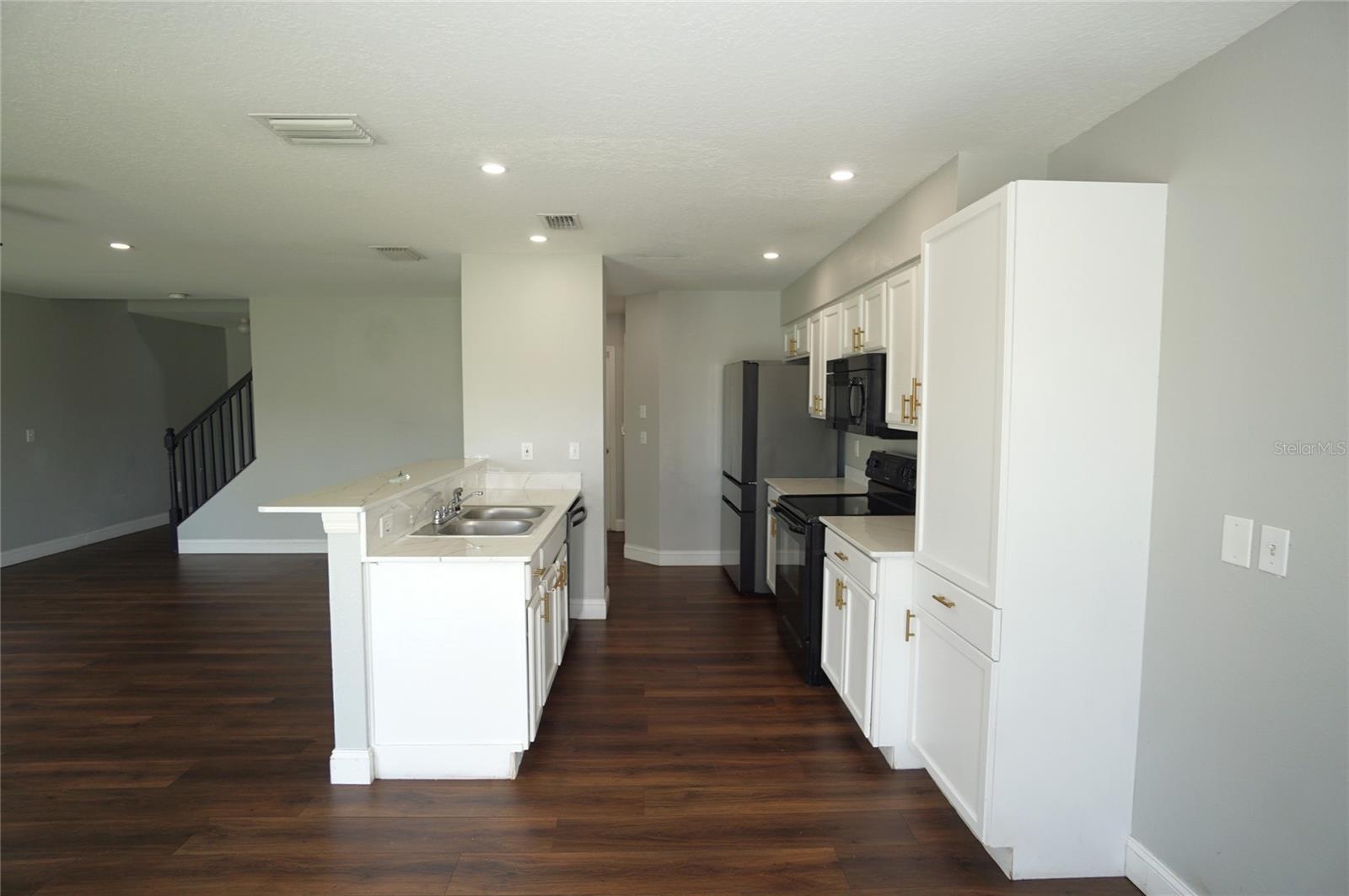 CARRIAGE POINTE PH 1 - Residential Lease