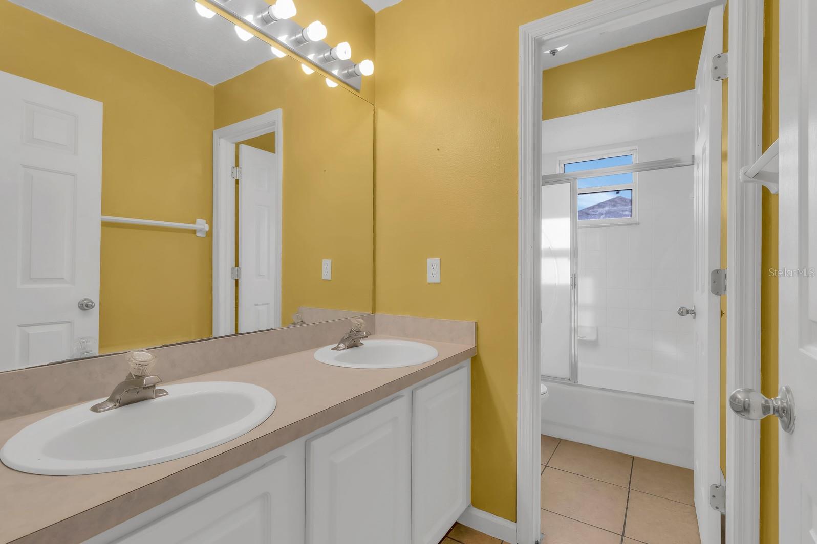 HEATHERSTONE AT CRESCENT LAKES - Residential