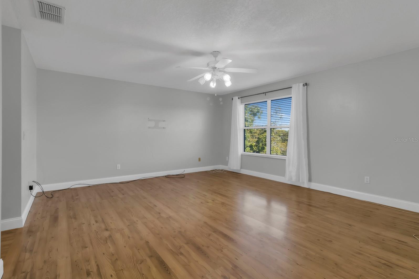 HEATHERSTONE AT CRESCENT LAKES - Residential