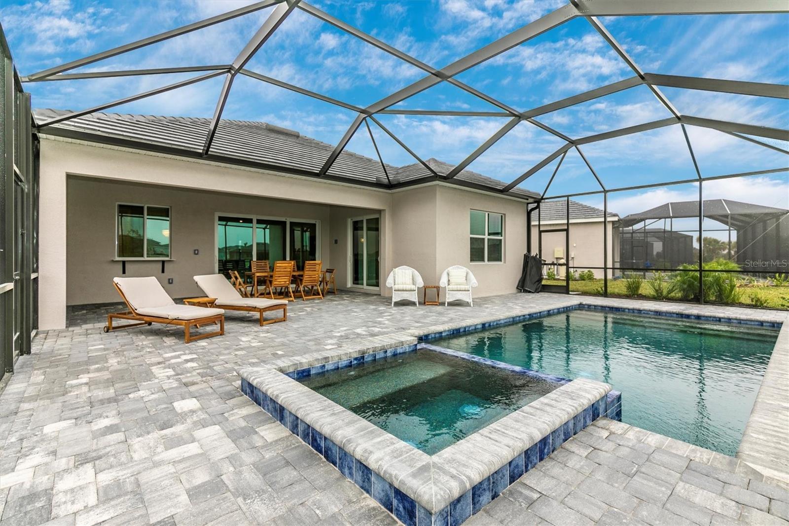 WELLEN PARK GOLF & COUNTRY CLUB - Residential Lease