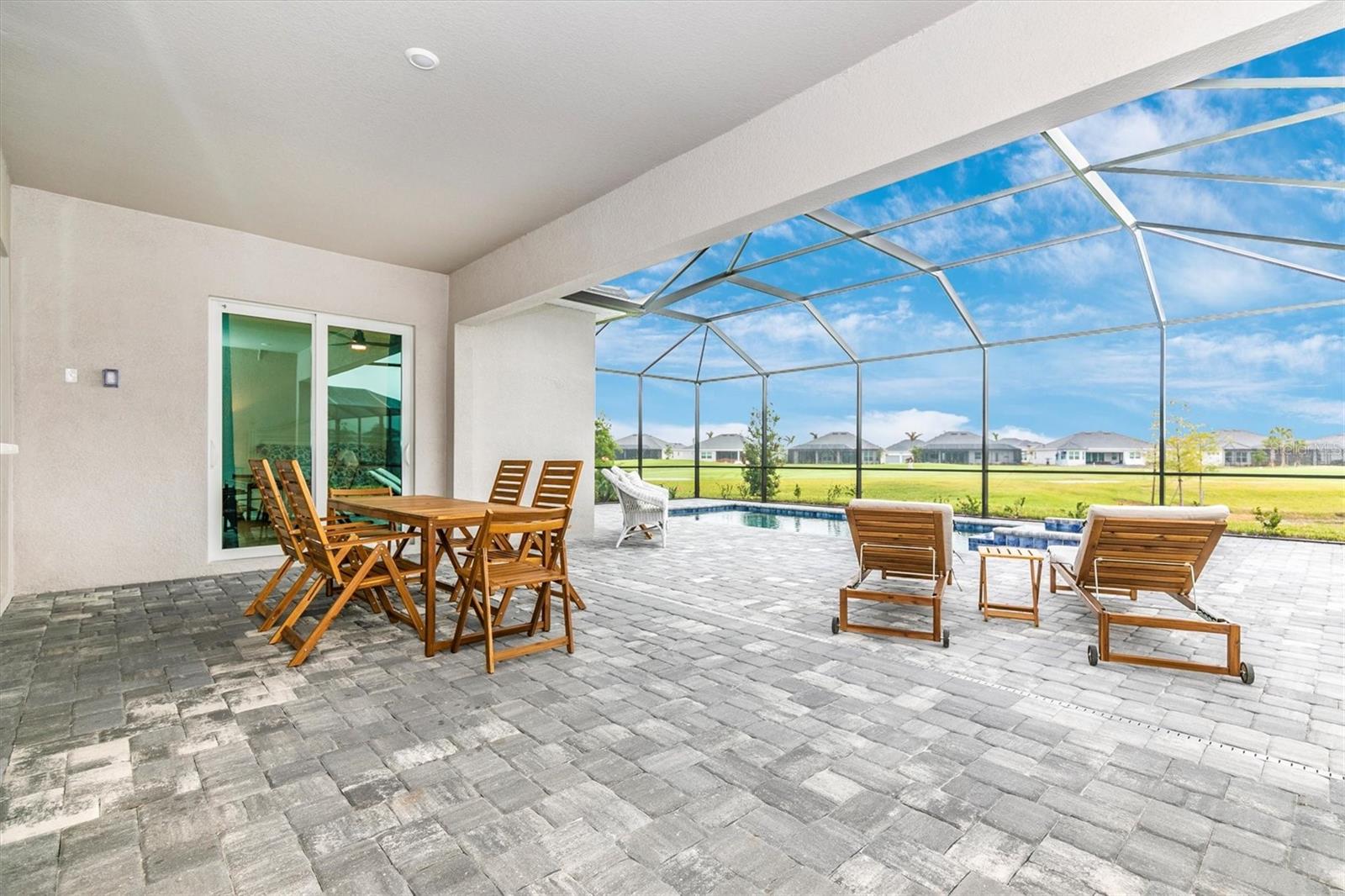 WELLEN PARK GOLF & COUNTRY CLUB - Residential Lease