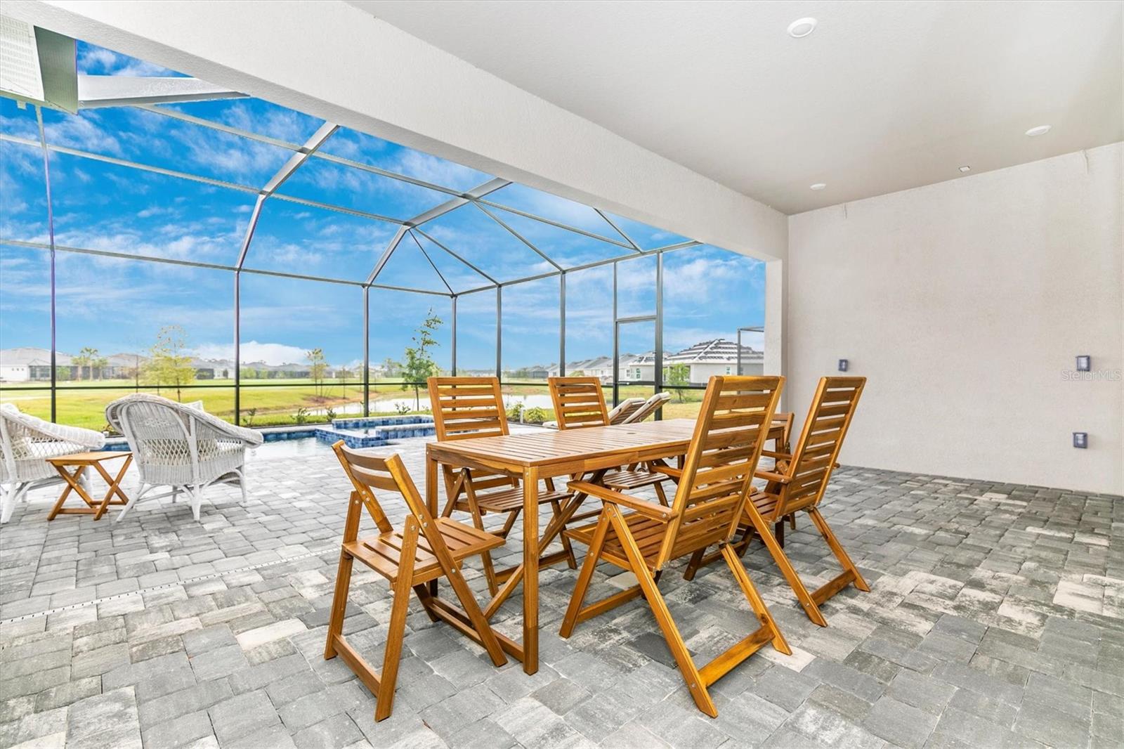WELLEN PARK GOLF & COUNTRY CLUB - Residential Lease