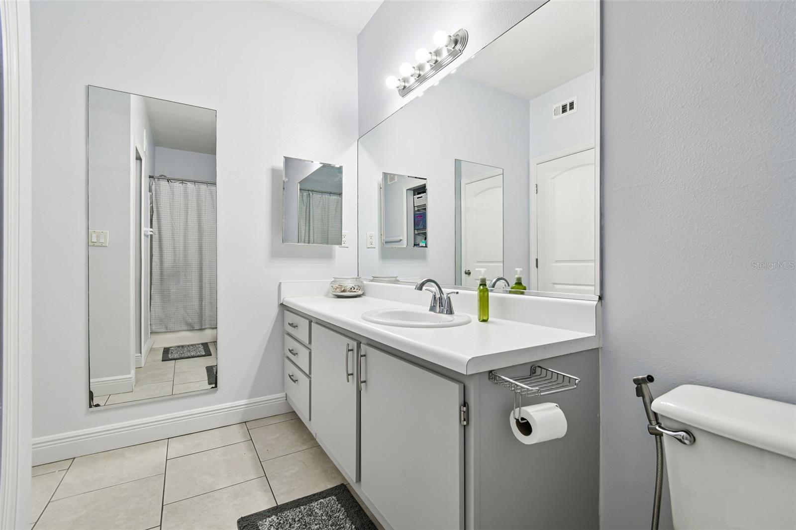 THE PINNACLE AT CARROLLWOOD A - Residential